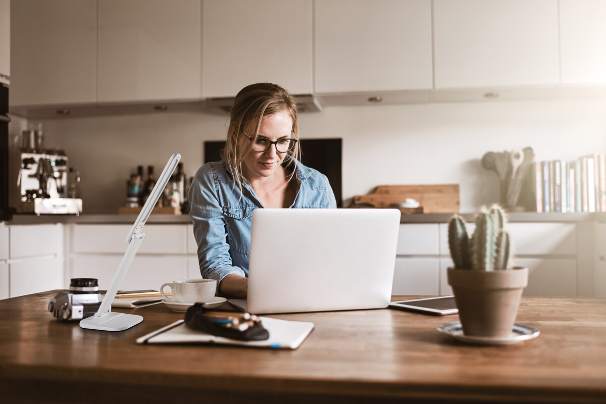 Kanlux 33226 Lampka biurkowa LED EMIRES LED W KANLUX